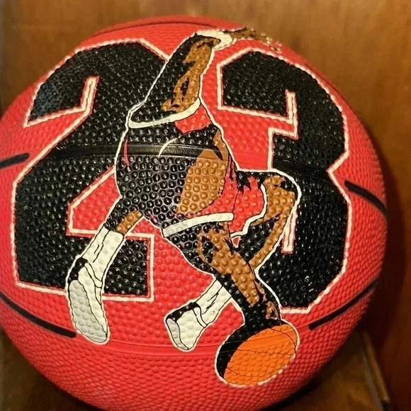 Michael Jordan 23 Wilson Athletic Sports Basketball #23 VINTAGE Air Jordan NBA - Picture 5 of 5